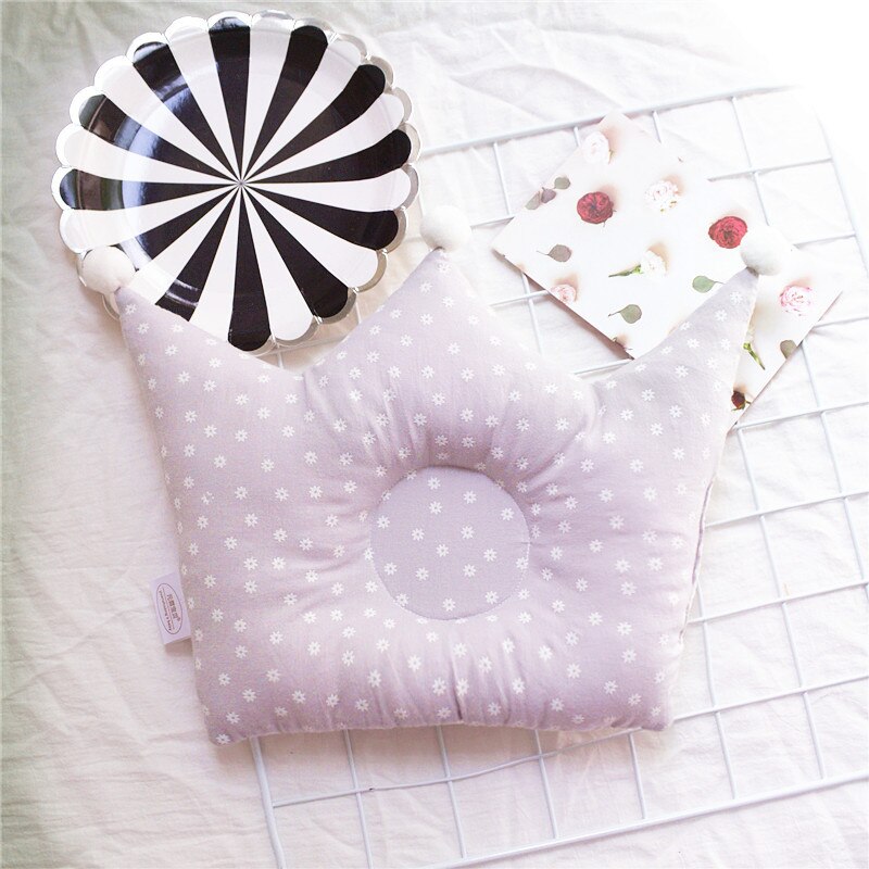 1Pcs Baby Pillows Cute Cartoon Pillow Anti Deflection Head Geometric Crown Shaped Breathable Infant Pillow Nursing Sleep Support